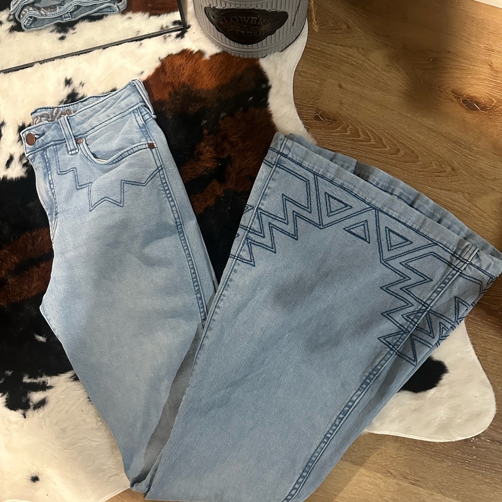 Wrangle Retro Flare Jeans!
